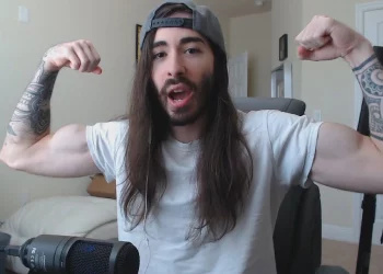 moistcr1tikal posing muscles penguinz0